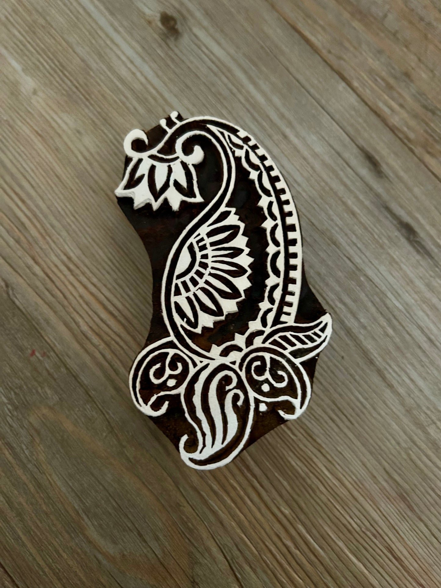 Stylised Paisley Block